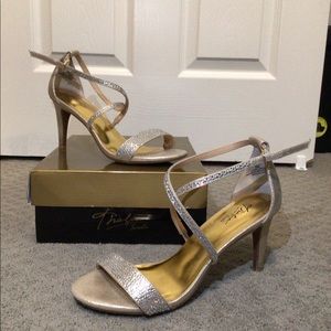 Size 8 Thalia Sodi heels